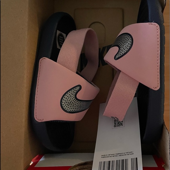 NWT Nike Kawa SE Slides Toddler Sandals
Blue & Pink - Picture 2 of 4